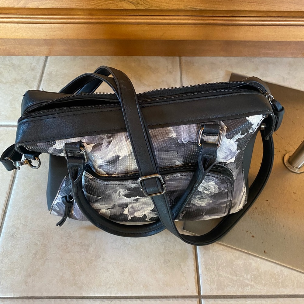 🔥5 for $20 - Larger purse